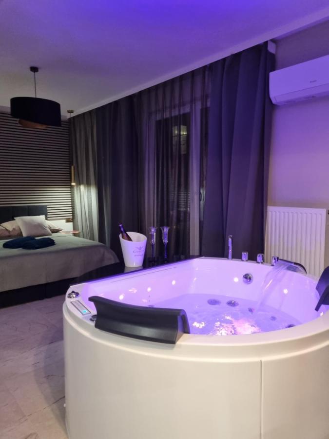 Apartament Jacuzzi คราคูฟ ภายนอก รูปภาพ