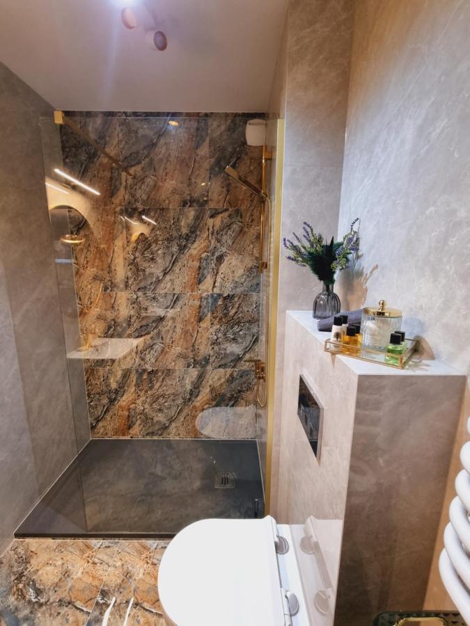 Apartament Jacuzzi คราคูฟ ภายนอก รูปภาพ