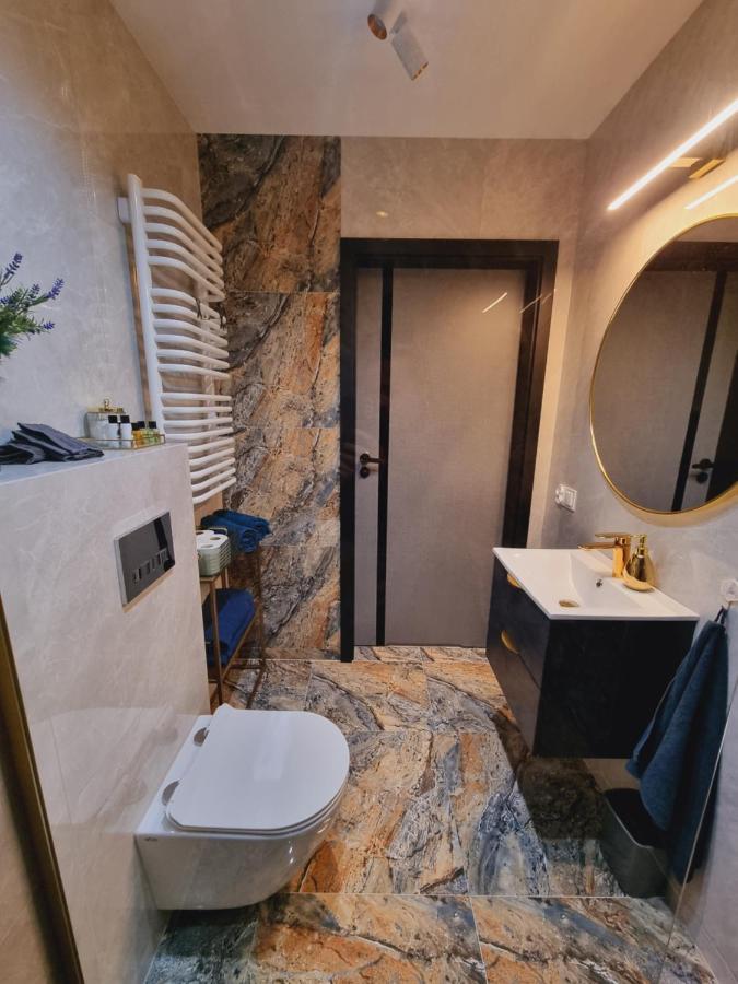 Apartament Jacuzzi คราคูฟ ภายนอก รูปภาพ