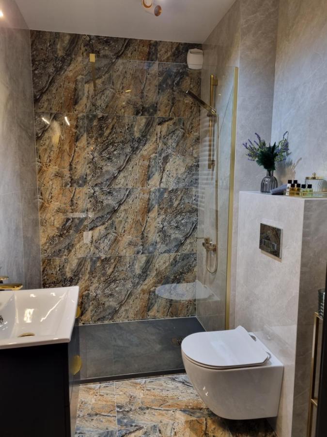 Apartament Jacuzzi คราคูฟ ภายนอก รูปภาพ
